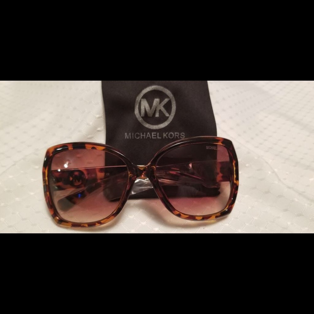 Tiger print MK sunglasses with bag